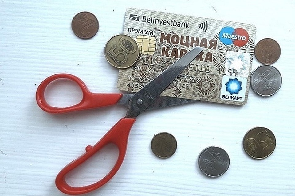 Мошенник с помощью чужой карточки совершил более 40 платежей.