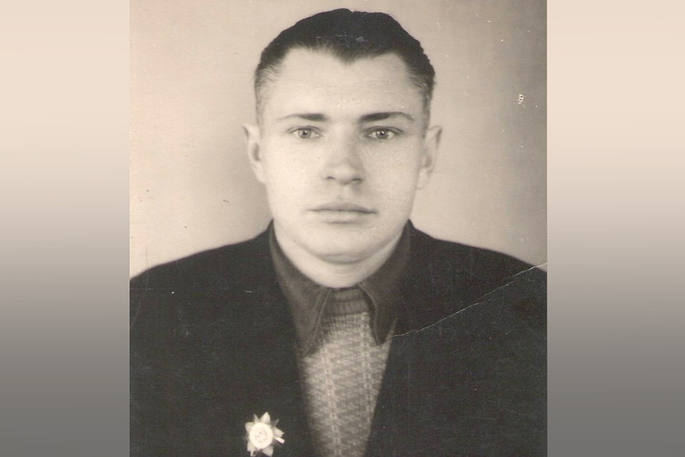 В одной из атак Александр Бекишев был ранен в обе ноги, но полз по земле и продолжал руководить боем до полной победы. Фото: личный архив
