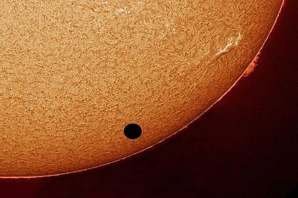 Невооруженным глазом наблюдать за явлением не рекомендуется. Фото: spacegid.com