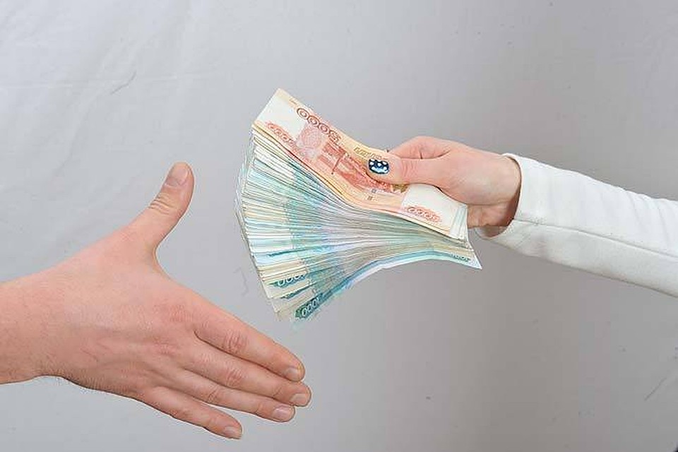 Волгоградка отдала любовнику почти 300 тысяч рублей, но он требовал еще и еще.