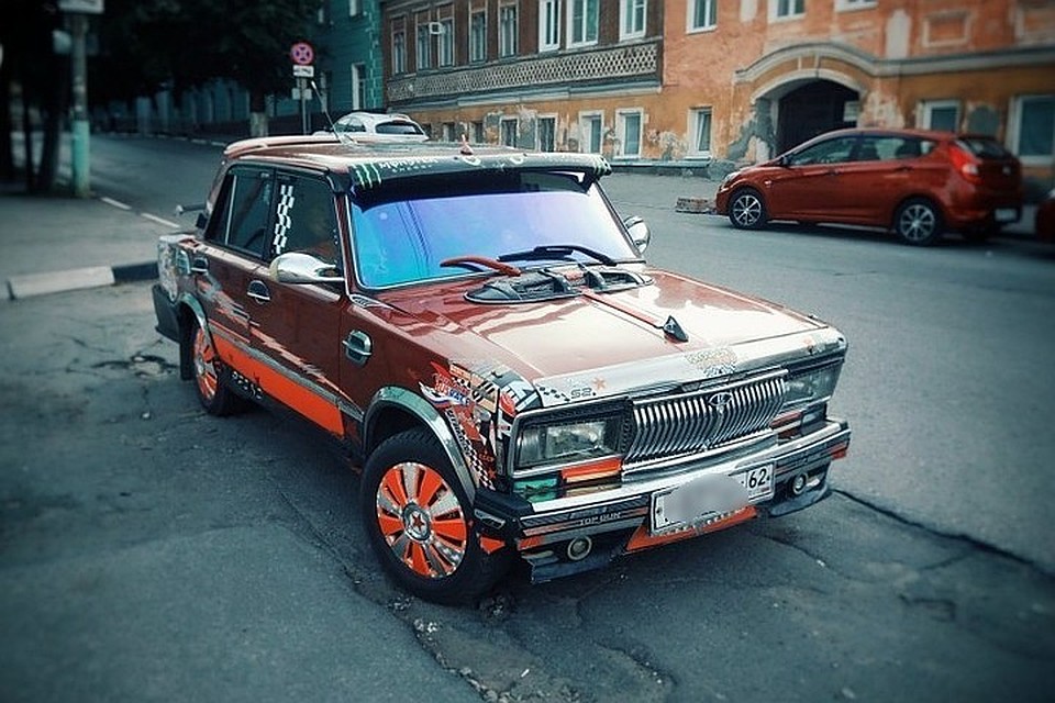 ВАЗ-2107 поражает богатством воображения его владельца. Фото: сайт CAR.RU