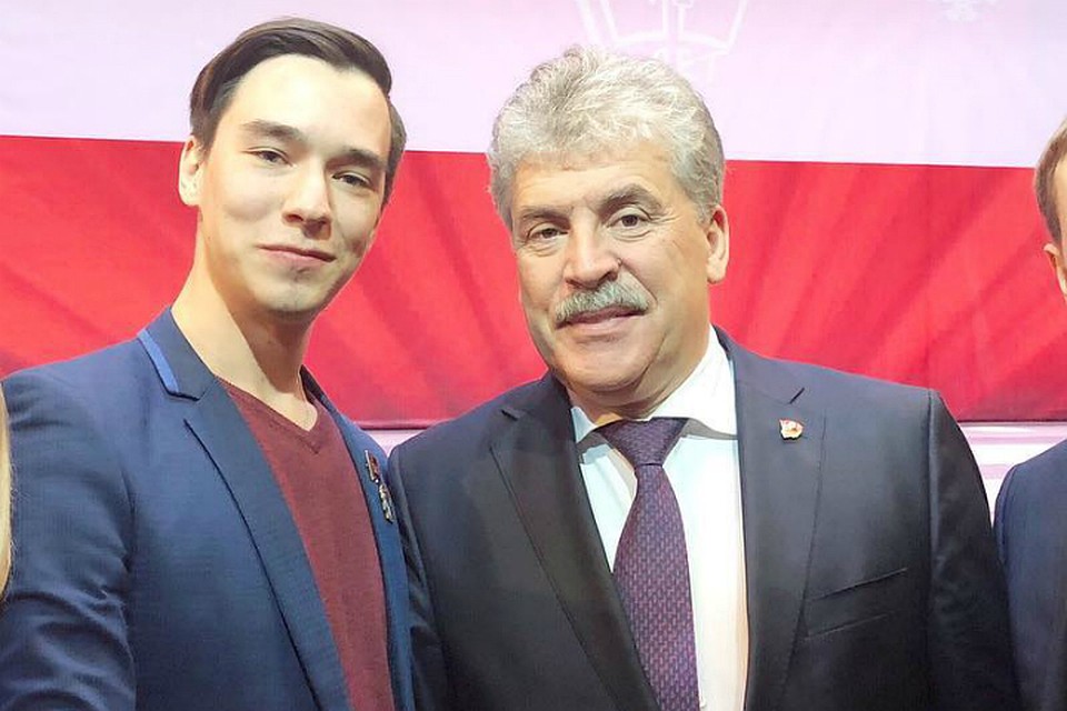 Кирилл Курятников (на фото крайний слева) порадовал подписчиков в соцсетях общим снимком с коммунистом-предпринимателем Павлом Грудининым. Фото: instagram.com