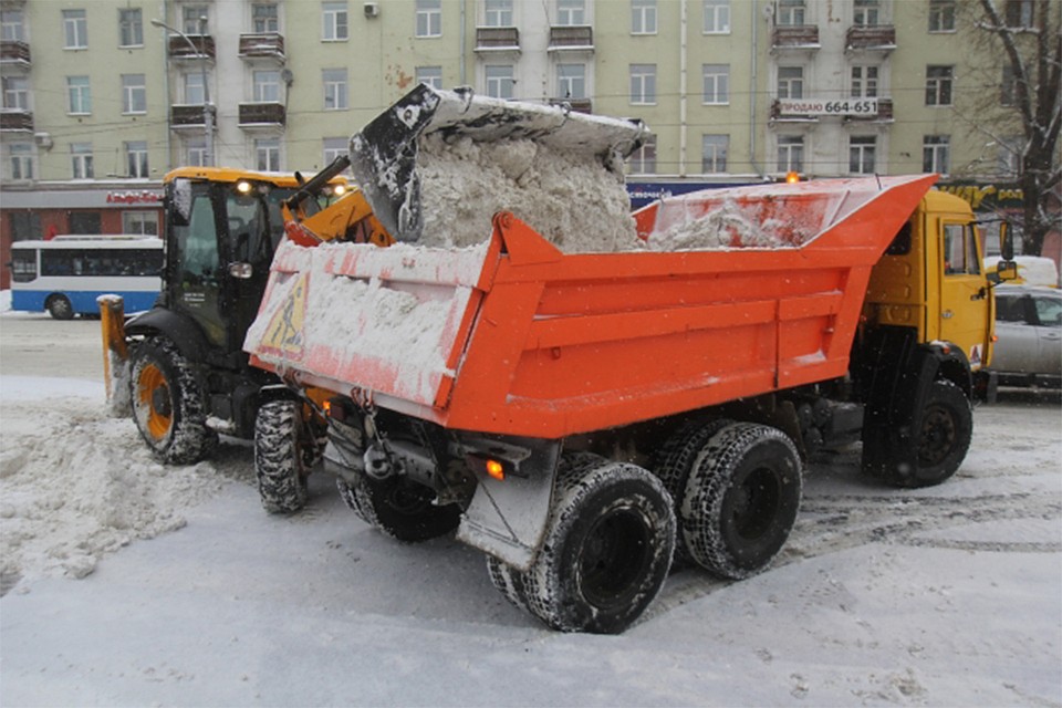 С раннего утра в Кирове выпал снег