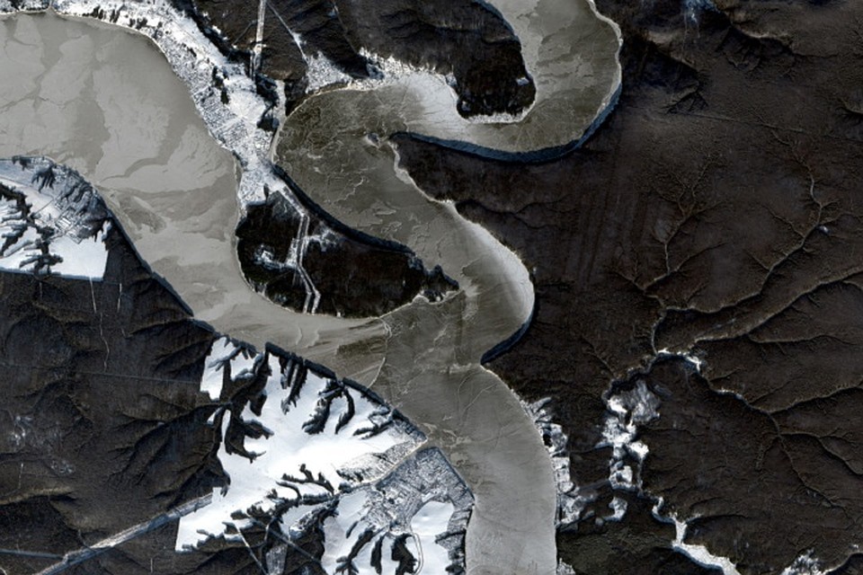 На снимке Sentinel-2B за 20 ноября участок вблизи слияния Сылвенского и Чусовского заливов. Фото: Андрей Шихов