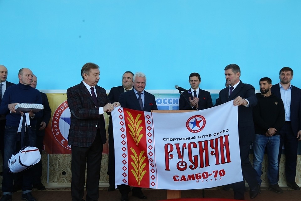 В орловской сельской школе появился спортзал для клуба самбо. Фото: пресс-служба губернатора Орловской области