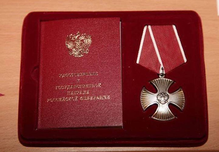 Семье погибшего мальчика в пожаре «Холдоми» вручили орден Мужества Фото:соцсети