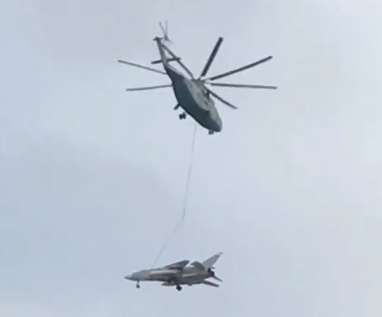 Редкое зрелище в небе над Ростовом удивило горожан. Фото: instagram.com/rostov_roads