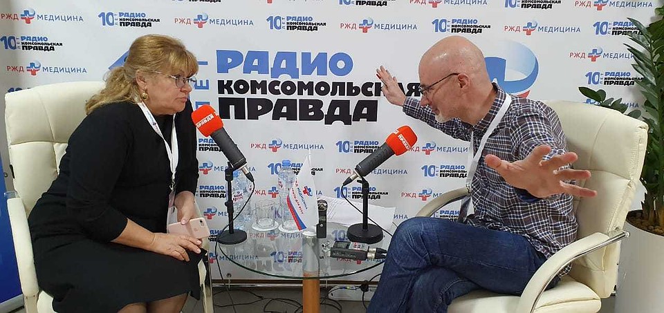 Главврач дорожной клинической больницы на станции Ростов Главный Ольга Нахрацкая в Открытой студии Радио «Комсомольская правда».