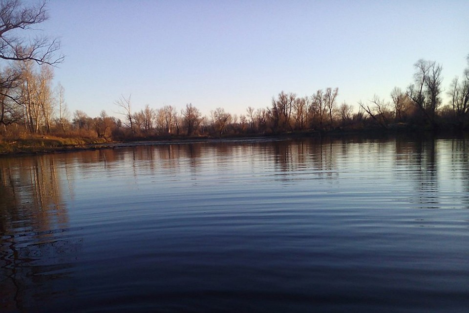 Сначала утонул подводный охотник, а вслед за ним - водолаз, который пытался достать из водоема его тело.