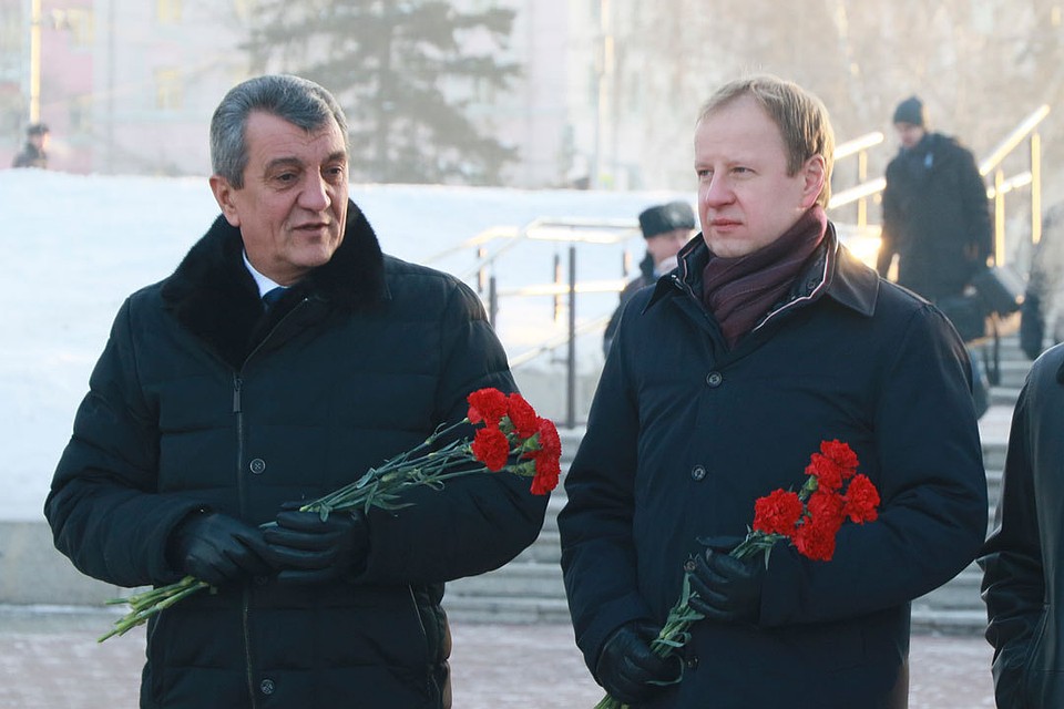 Сергей Меняйло и губернатор Виктор Томенко (справа)