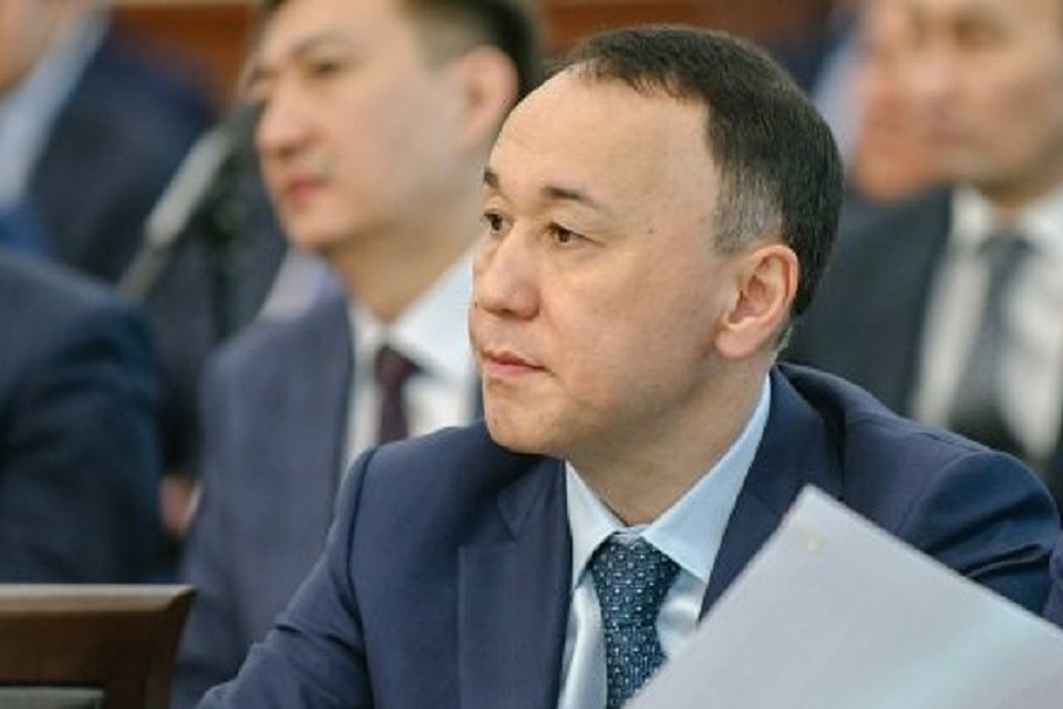 Заработная плата со всеми отчислениями составляет 762 тысячи тенге в месяц.