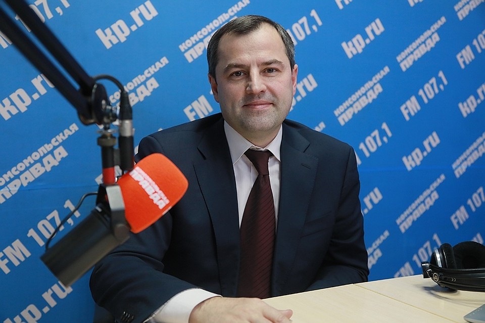 107,1 FM