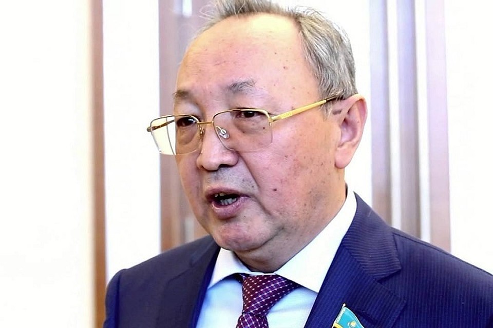 Обеспокоенный народный избранник напомнил про Японию.