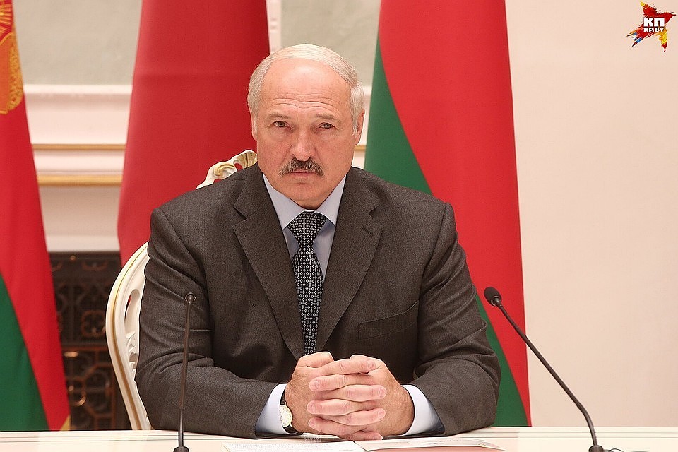 По словам президента, кому-то страна засела «костью в горле».