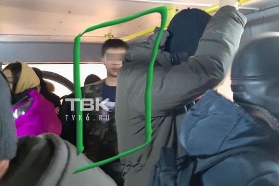 В Красноярске кондуктор в автобусе домогается женщин-пассажирок. Фото: "ТВК Красноярск"