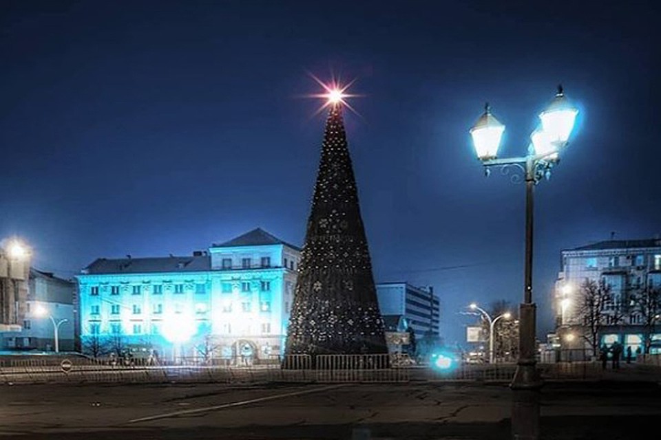 Луганск готовится к Новому Году. Фото: https://www.instagram.com/i_love_lugansk/