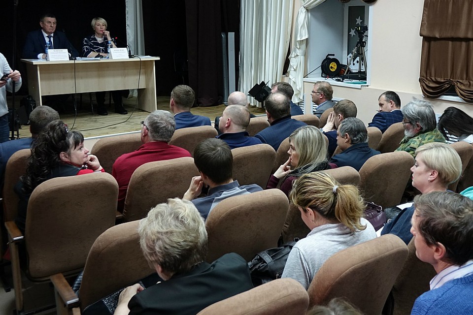 На встрече обсудили один из главных вопросов, волнующих жителей микрорайона, – перспективу строительства школы и детского сада. Фото: admkirov.ru
