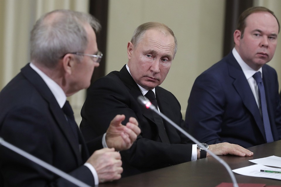 Президент России Владимир Путин провел встречу с судьями Конституционного суда РФ. Фото: Михаил Метцель/ТАСС
