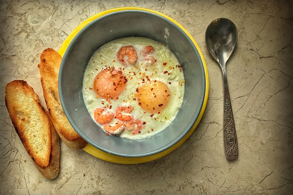 Название мудреное - сoddled eggs.
