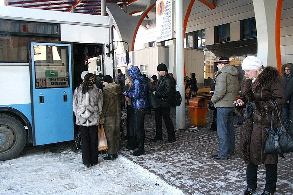 Из-за новогодних праздников в Кузбассе изменится расписание автобусов