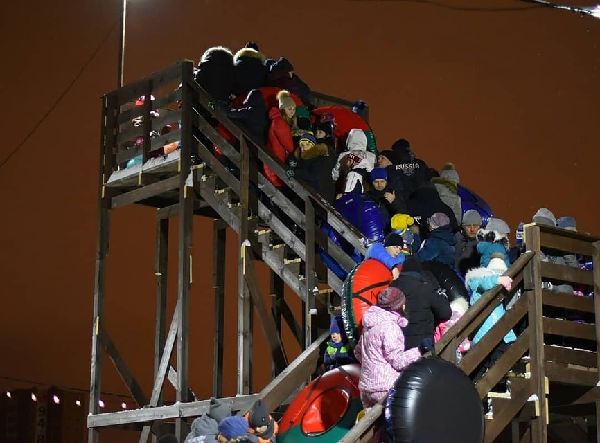 Самые классные горки в этом году в Парке имени 30-летия ВЛКСМ и в парке 300-летия Омска.