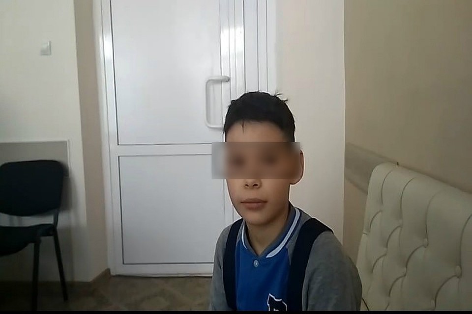 Денис рассказал, что все равно любит маму.