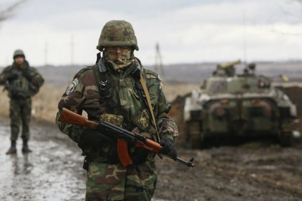 Нацгвардейцы выстрелили в спину украинскому солдату под Донецком. Фото: replyua.net