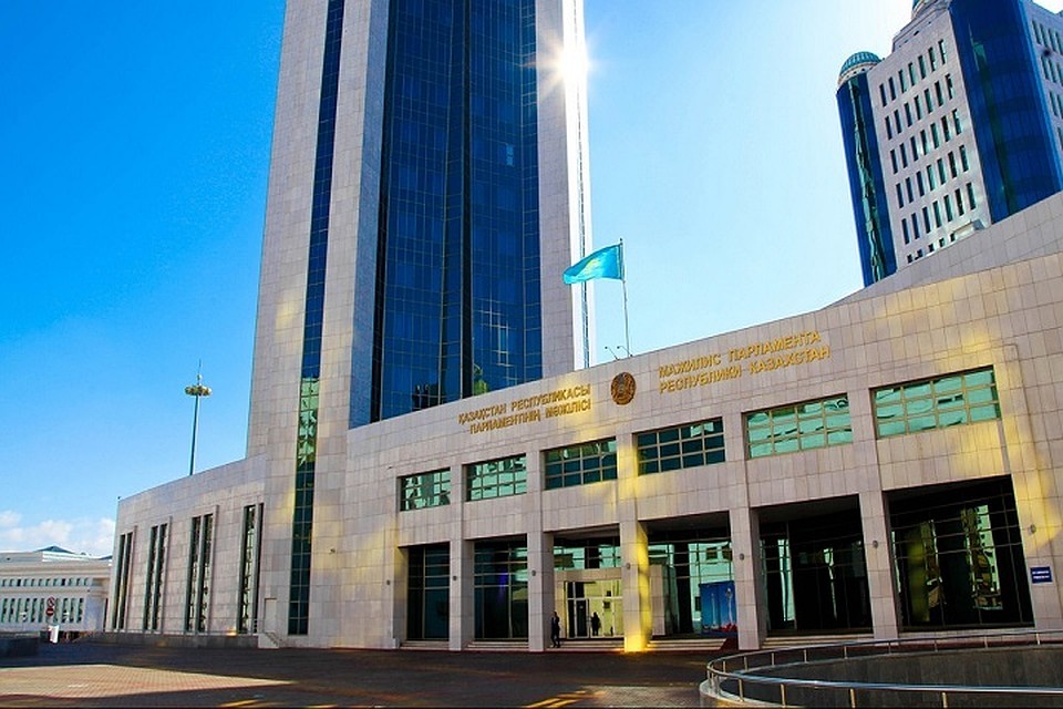 Парламентарии посетят не только областные и районные центры, но и отдаленные аулы и поселки.