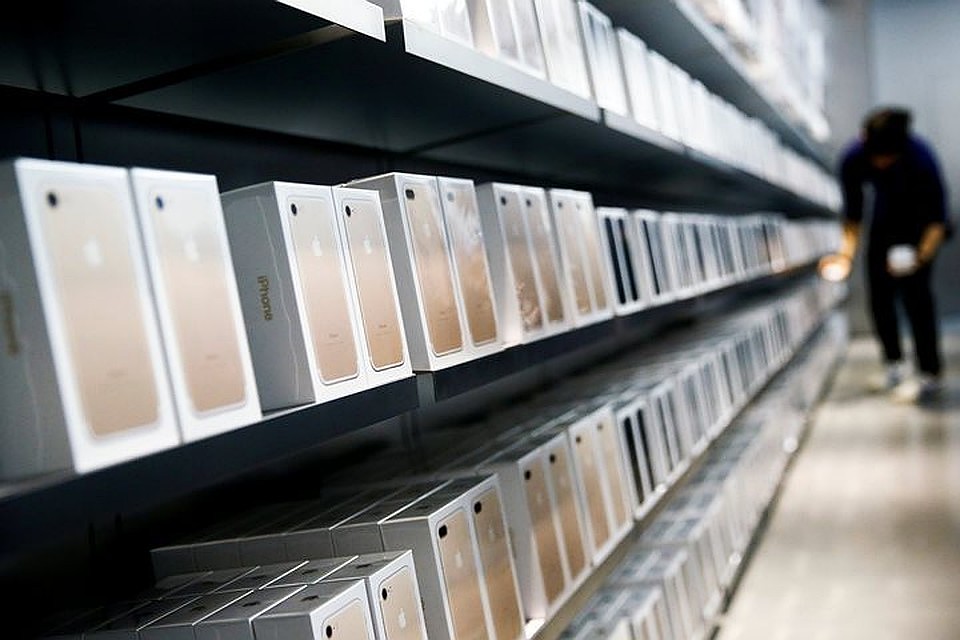 У Apple и Samsung самые продвинутые модели стоят более 100 тысяч рублей