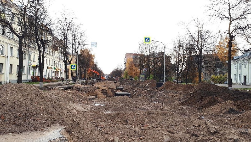 ФОТО: informpskov.ru. Из-за масштабного ремонта дороги общественный транспорт не могли пустить по привычному маршруту.