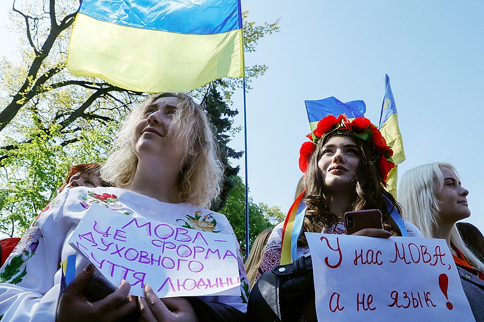 Какое-то время, русский еще продержится в обиходе и быту, а потом – все. Останется только внутри семей и окончательно пропадет за ненужностью