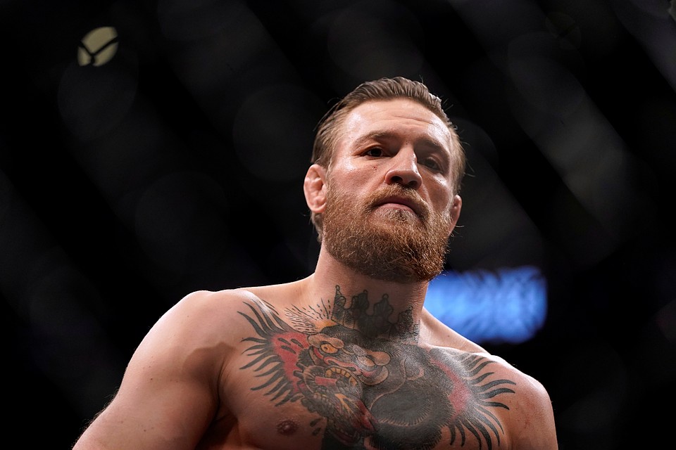 Конор Макгрегор победил после 15-месячного перерыва в UFC.