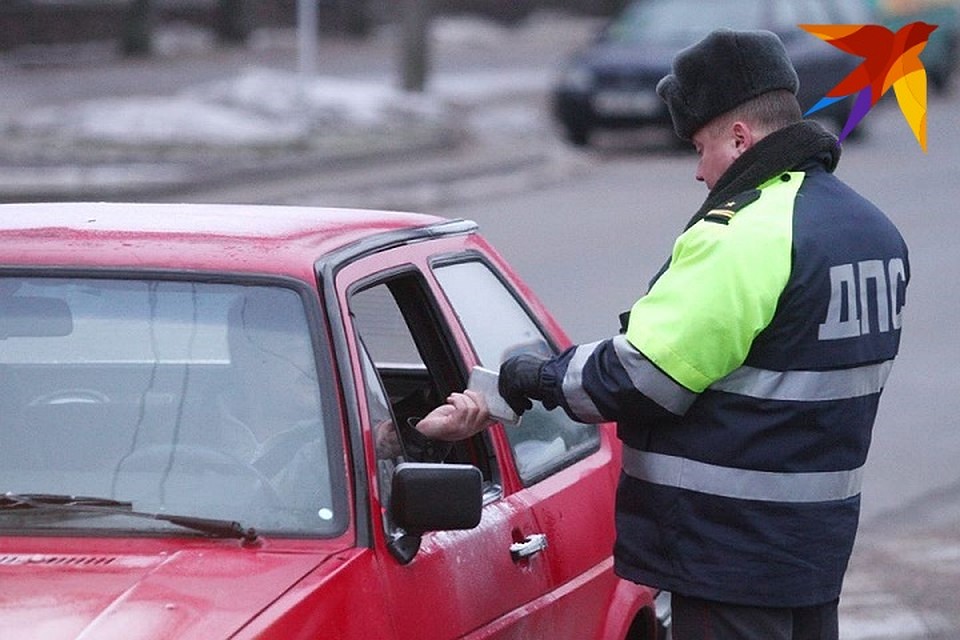 Поддельные права были высокого качества, но инспекторы все равно усомнились в их подлинности.