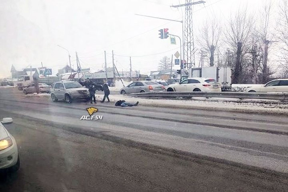 В Первомайском районе Новосибирска водитель иномарки сбил пешехода. Фото: "АСТ-54"