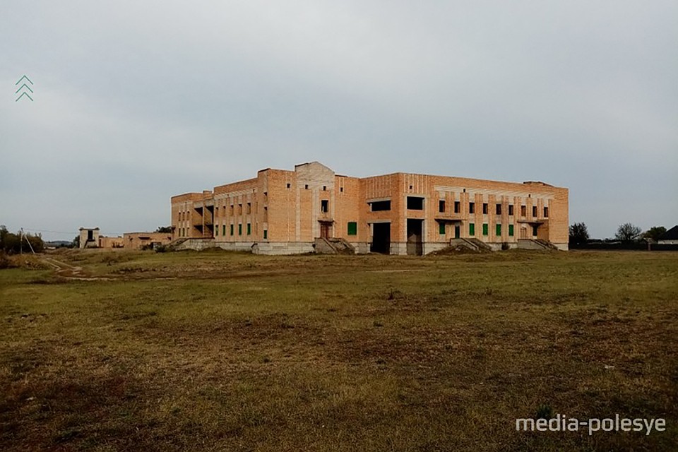 Подростков притягивает эта заброшенная больница. Фото: media-polesye.by