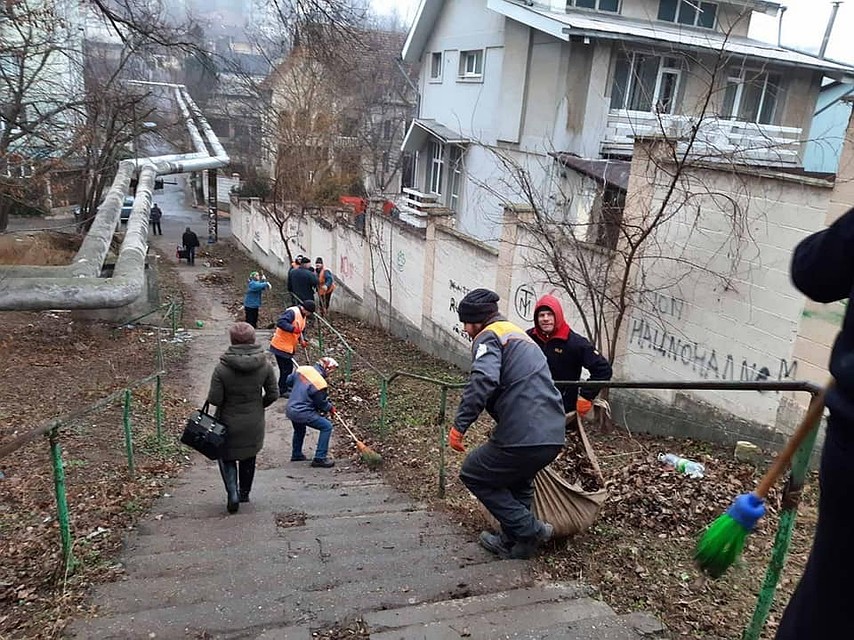 Для жителей кишиневского микрорайнона Малая Малина почистили лестницу