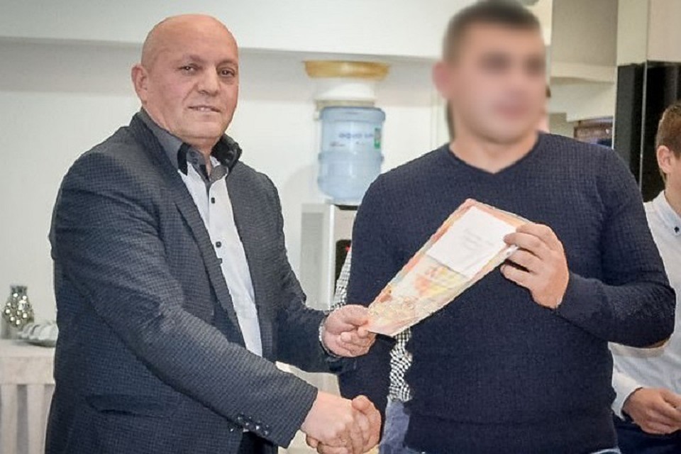 Судья Валерий Гедреуцан (слева) выйдет сухим из воды? (Фото: zdg.md).