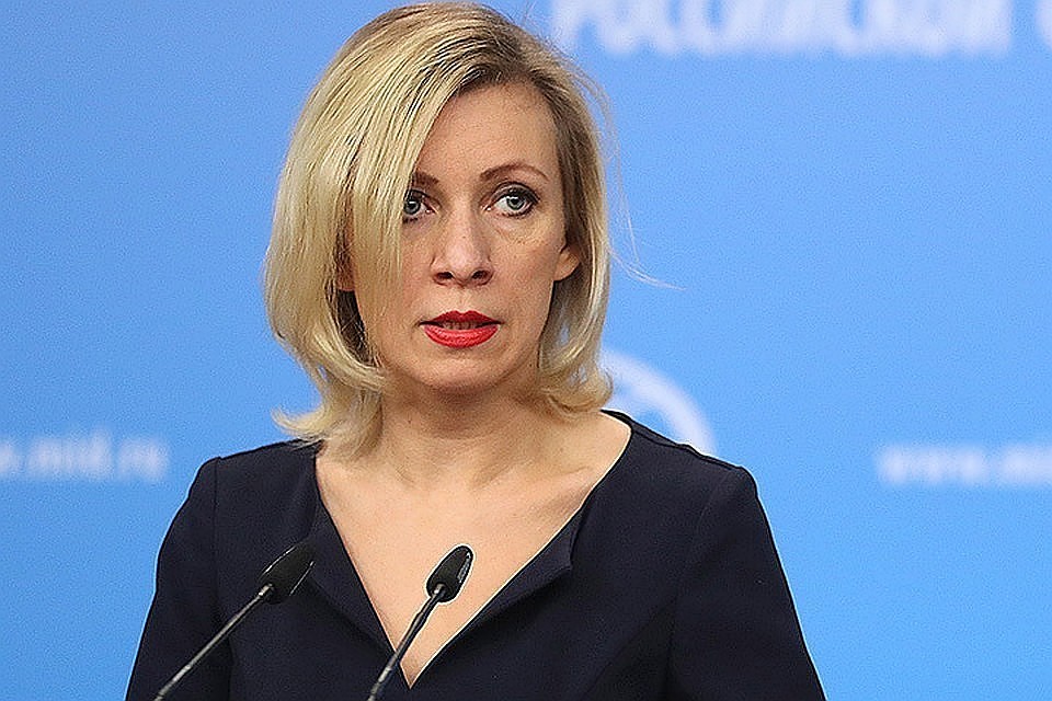"Я не умею за себя молиться...": Захарова опубликовала стихотворение после похода в старую церковь