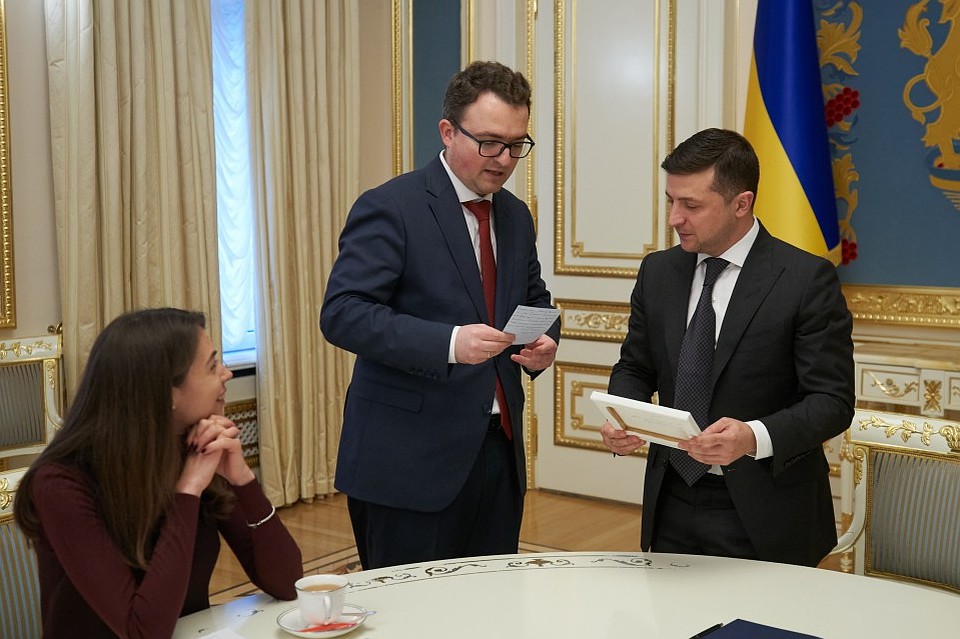 Владимир Зеленский и так называемый постред Президента Украины в АРК Антон Кориневич. Фото: president.gov.ua