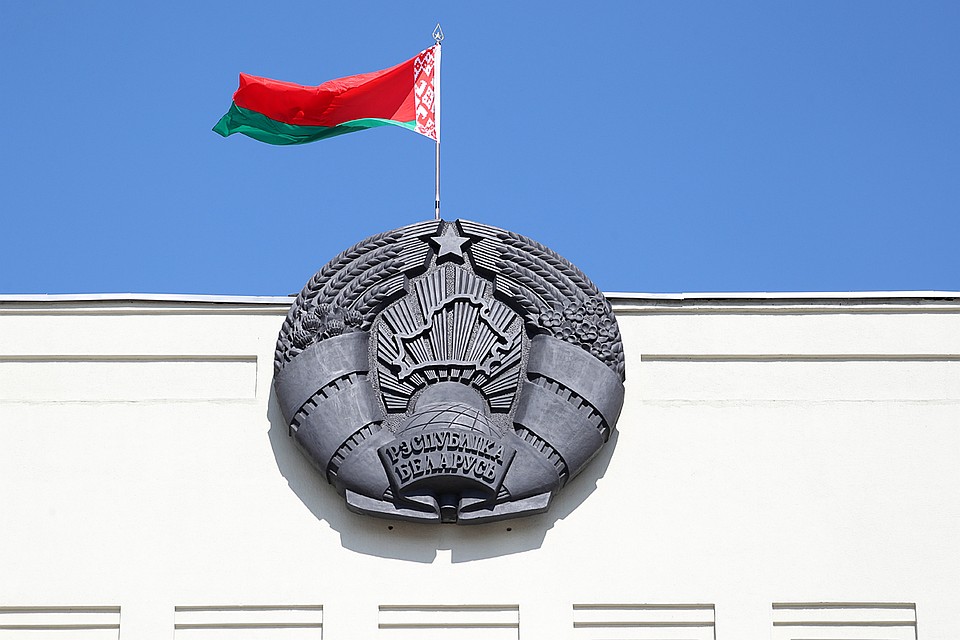 Своим "геральдическим демаршем" Минск как бы подчеркивает свое стремление оставаться независимым. Фото: Наталия Федосенко/ТАСС
