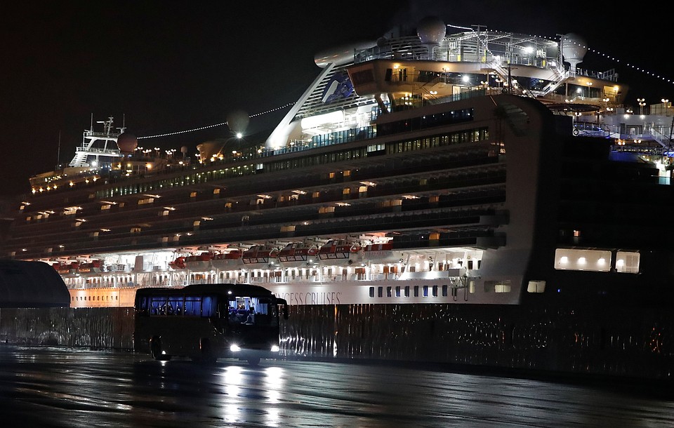 На круизном лайнере Diamond Princess изначально находились свыше 3,5 тысячи человек
