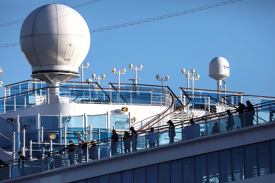 На круизном лайнере Diamond Princess снят карантин по коронавирусу.