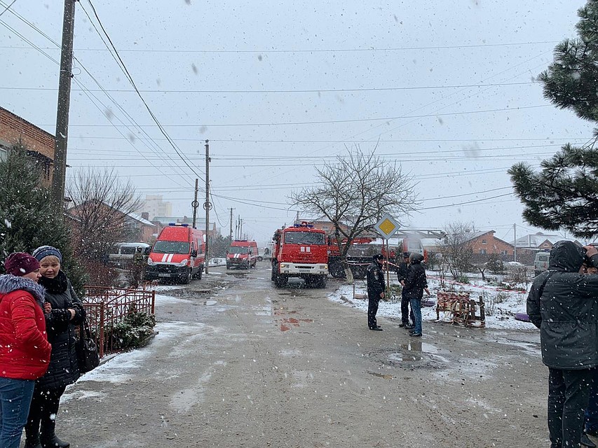 В Азове по факту гибели двух человек при взрыве газа возбуждено уголовное дело. Фото: МЧС по РО