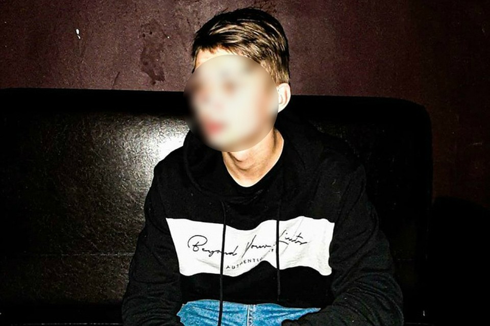 17-летнего юношу ударили ножом в грудь.