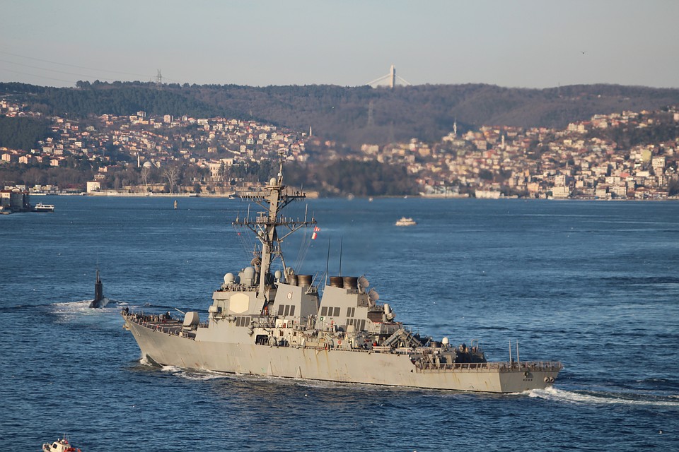 Эсминец ВМС США Ross