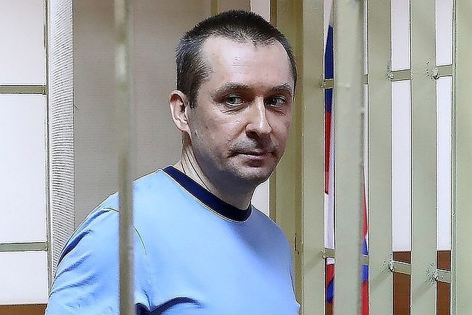 Дмитрий Захарченко в период с ноября 2007 года по август 2016 года обвиняемый ежемесячно получал взятки от группы предпринимателей, сумма которых превысила 1 млрд 400 млн рублей. Фото: Антон Новодережкин/ТАСС