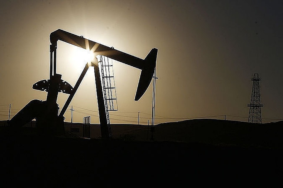 Разведка США планирует следить за запасами нефти ряда стран