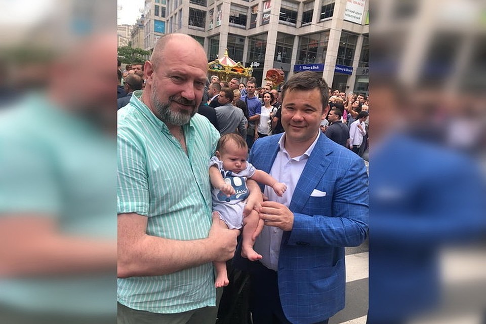 Летом 2019-го Сергей Мельничук (слева) пытался попасть в Верховную раду, но украинцы не проголосовали за него – не помогло даже знакомство с бывшим тогда главой офиса президента Украины Андреем Богданом (справа). Фото: facebook.com/SergiyMelnuchykKombatAidar