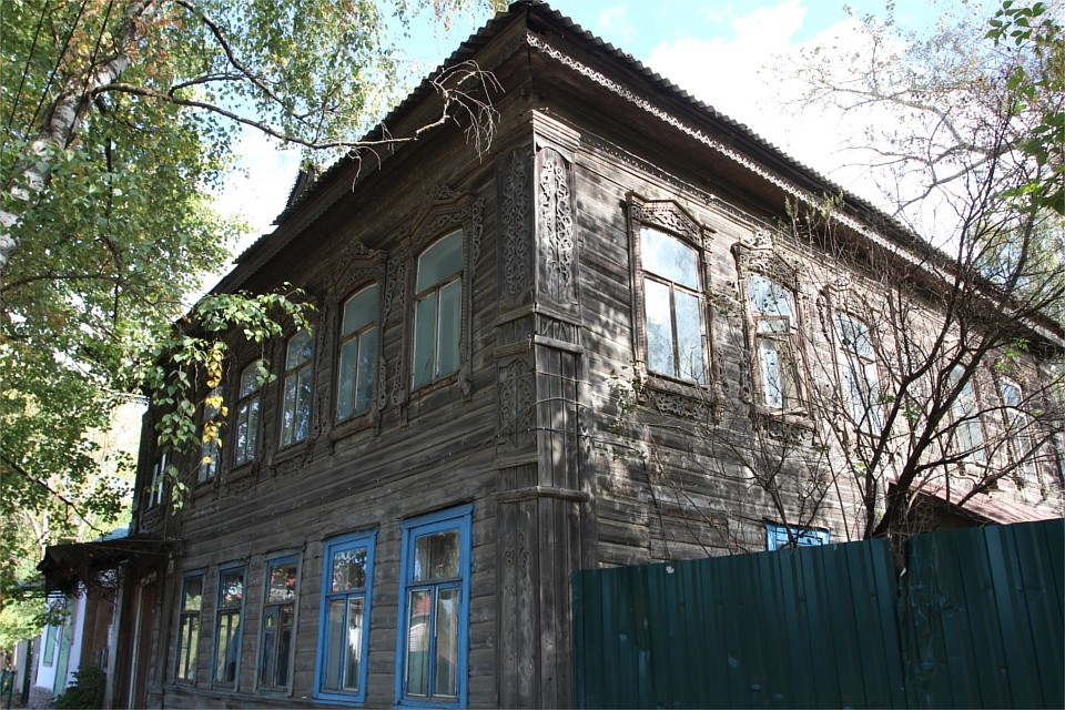 Дом, в котором часто гостил у сестры знаменитый авиаконструктор, стоит на улице Орджоникидзе.