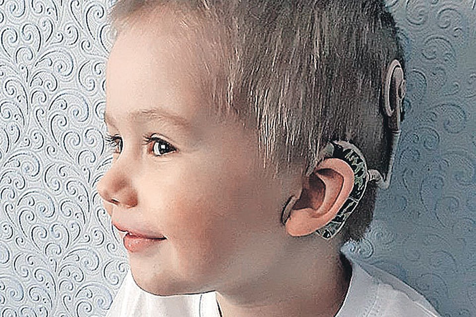 Женя Кочнев хочет слышать мир.